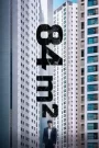 84 m²